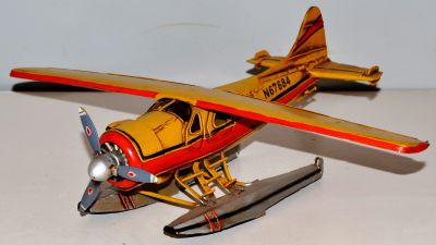 37226_Metallmodell_Flugzeug_(27x36x12cm)_Nitsche (1)
